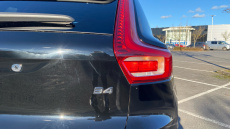 Volvo Xc40 2.0 B4P R DESIGN Pro 5dr Auto Petrol Estate